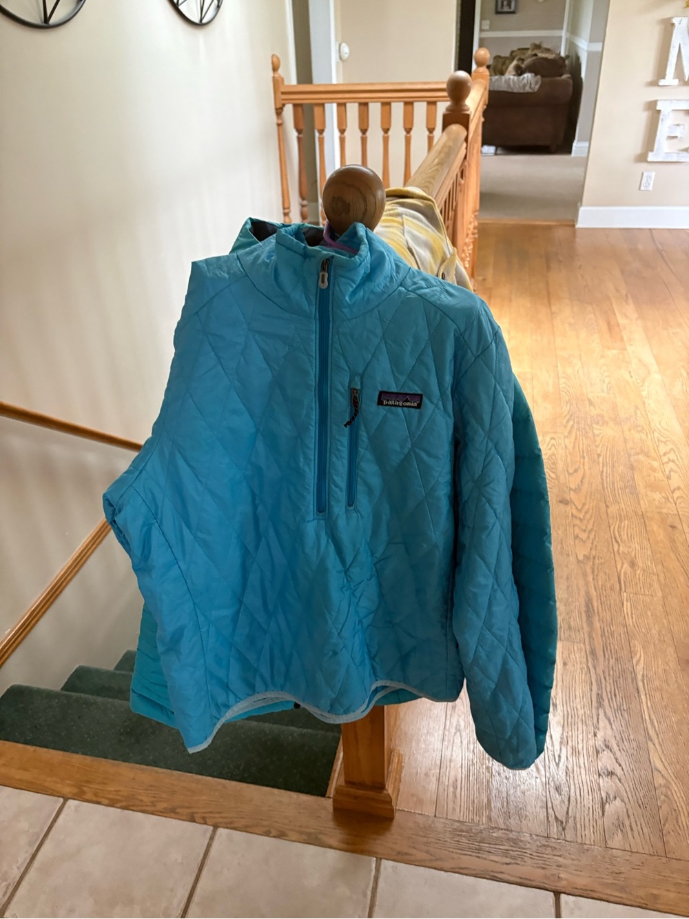 Patagonia Medium Turquoise Quilted Half-Zip Pullover